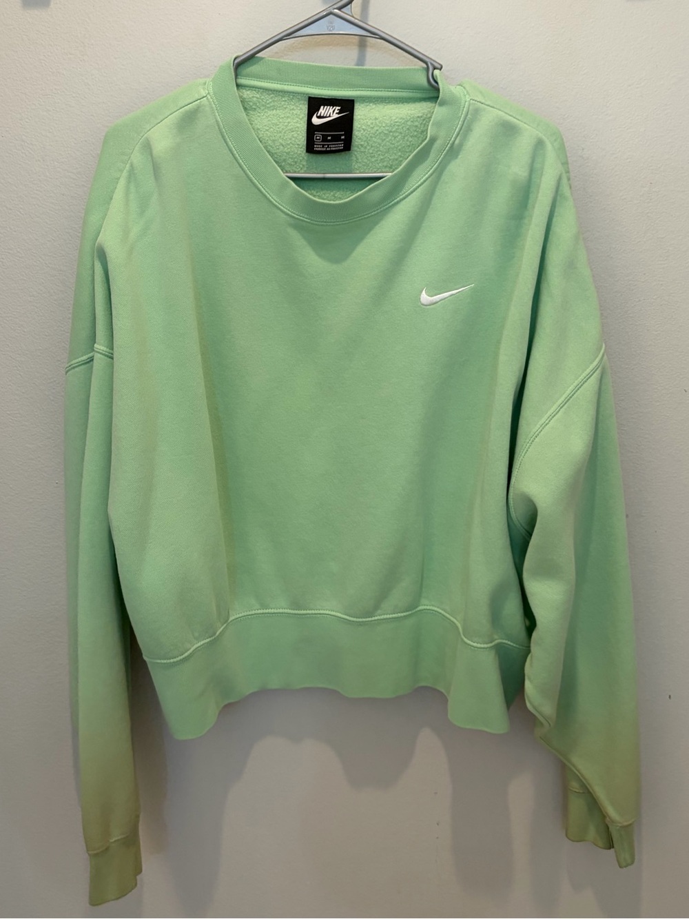 Nike Women's Mint Green Crewneck Sweatshirt crop